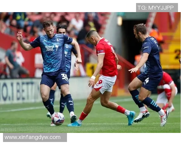 查尔顿与威科姆激战正酣比分揭晓引发球迷热议 查尔顿与威科姆激战正酣比分揭晓引发球迷热议