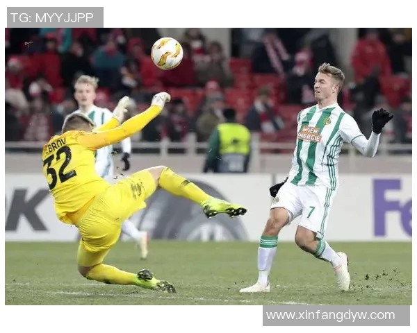 萨尔斯堡与维也纳快速的激烈对决展现足球魅力与战术智慧