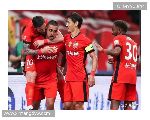 莱万领衔新赛季豪门对决球迷期待精彩表现与历史新篇